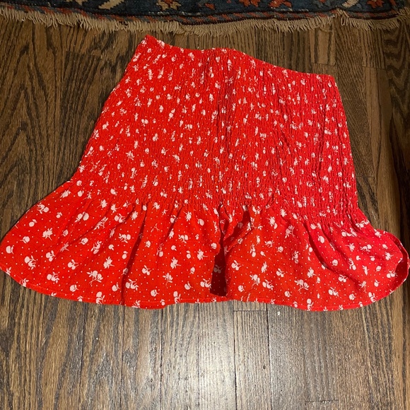 H&M Red Smocked Tube Top Small NWT - Picture 2 of 7